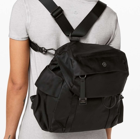 lululemon back to me bag